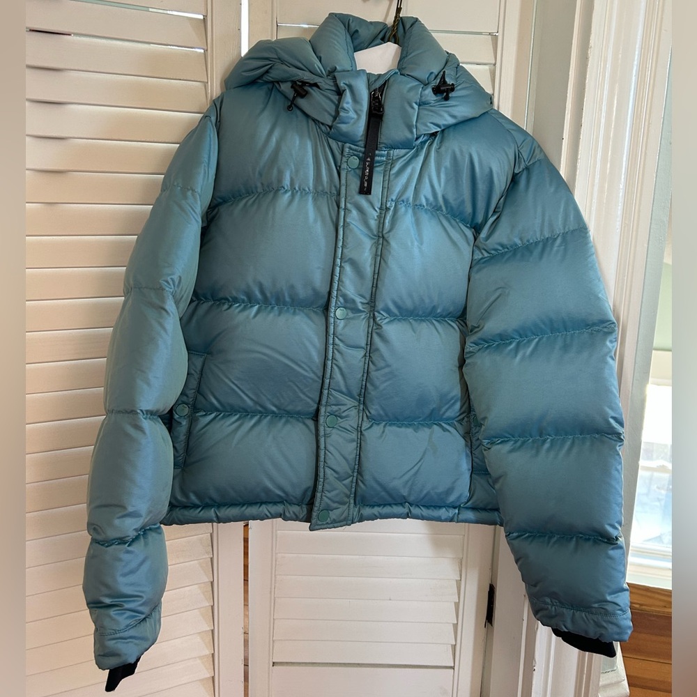 Aritzia Shorty Super Puff